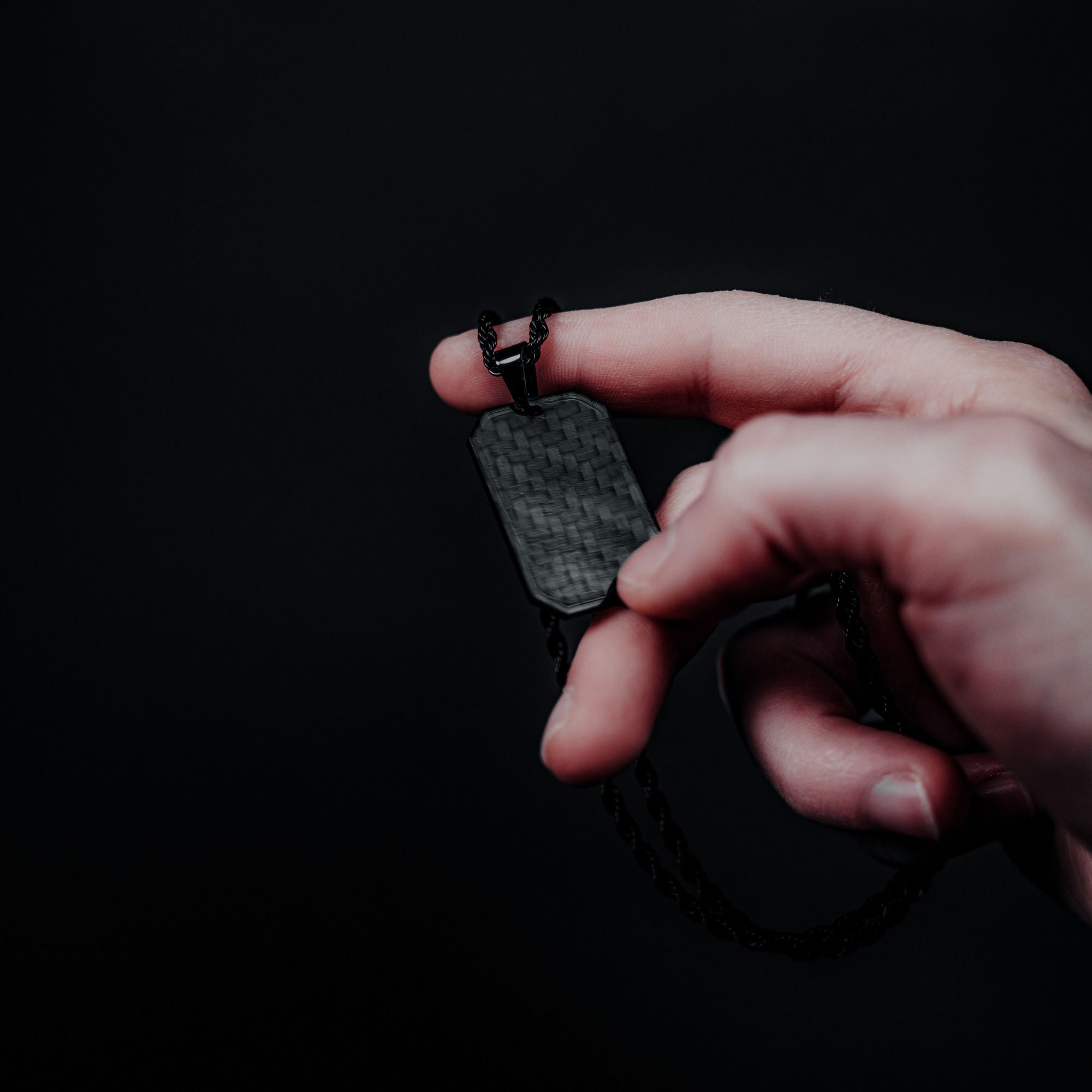 Carbon Fiber Dog Tag Halskette - CRBNCNCPT