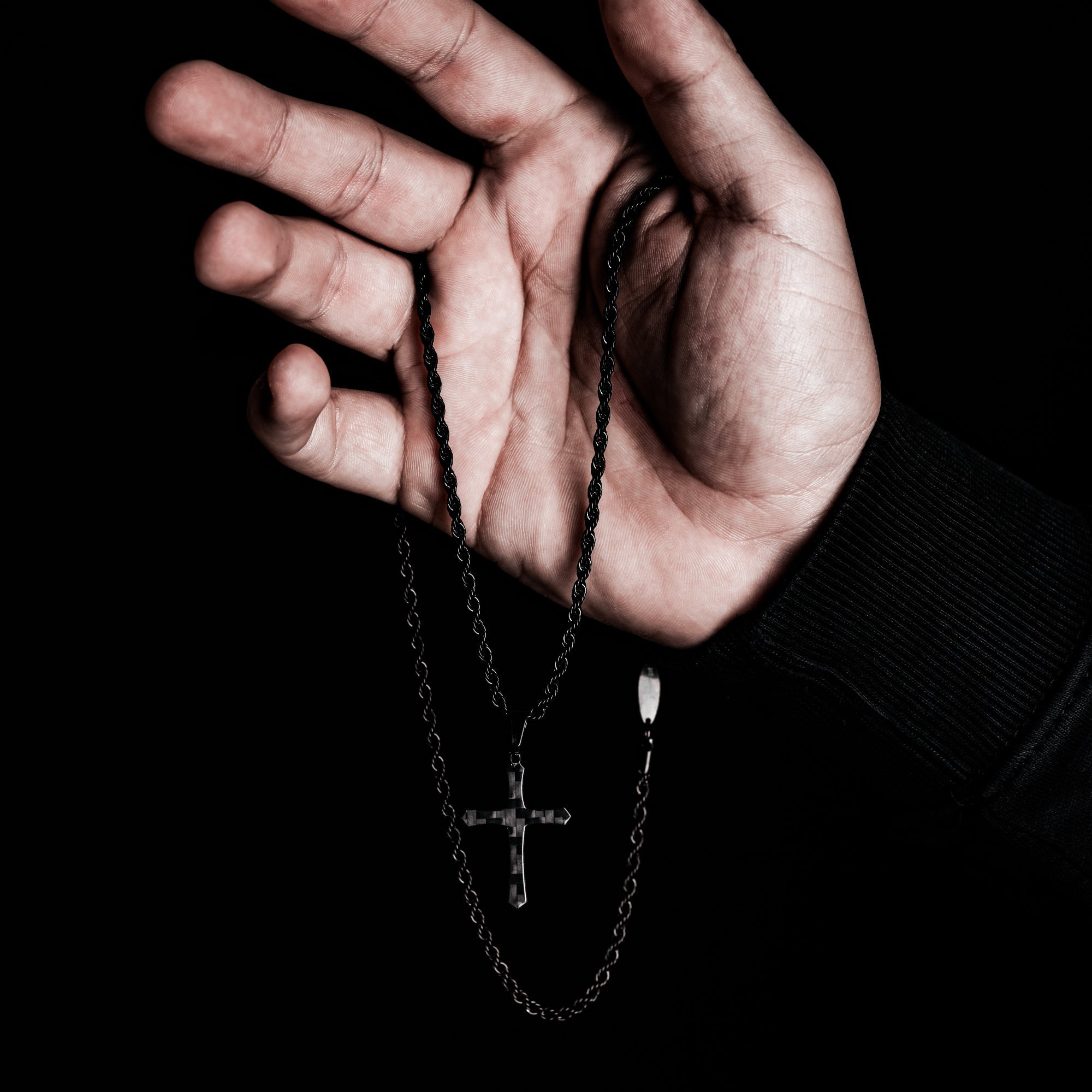 Carbon Fiber Kreuz Halskette - CRBNCNCPT